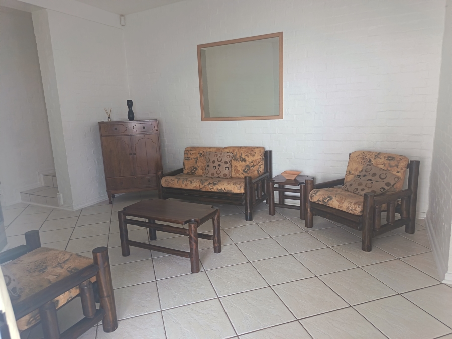 To Let 2 Bedroom Property for Rent in Paradise Beach Western Cape